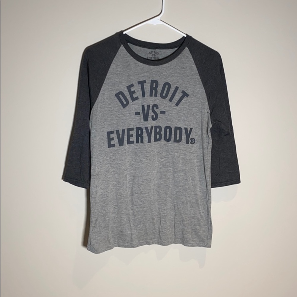 DEtroit vs everybody - t-shirt - sz small